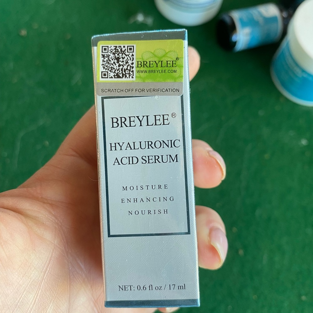 Hyaluronic acid serum